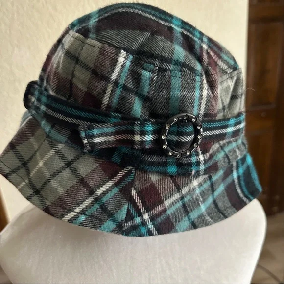 D&Y Women One Size Fits Most Plaid Bucket Hat with Embellished Buckle Accent - Picture 3 of 7